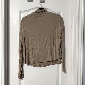 LIKE NEW BABATON DRAPEY TURTLENECK